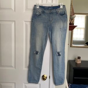 Old navy light wash knee rip mom jeans